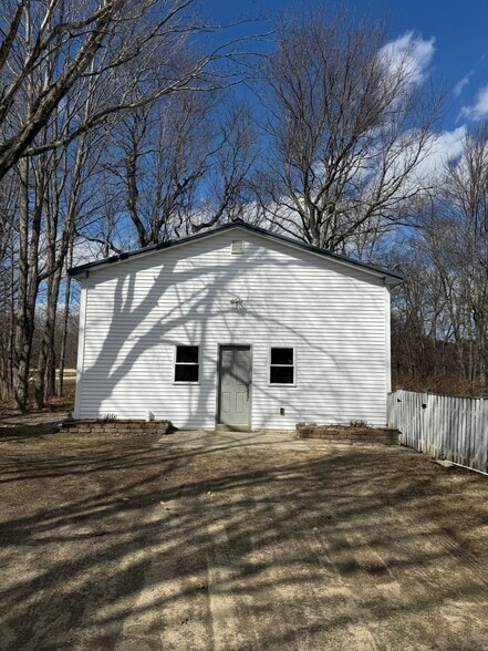 Building Photo - 30 Smith Bridge Rd