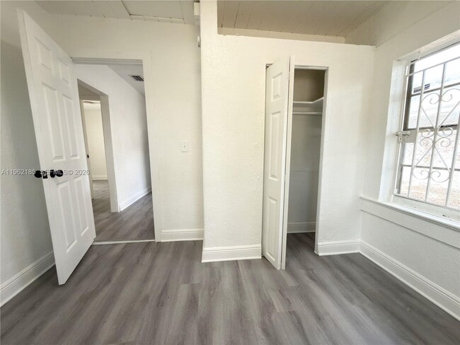 Building Photo - 5720 NW 23rd Ave