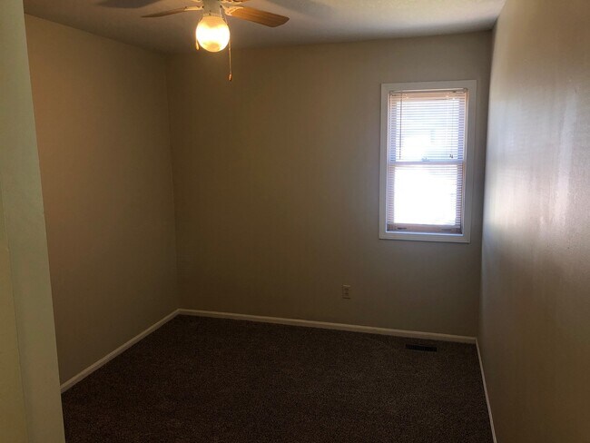 Building Photo - TS-Woodridge Duplex
