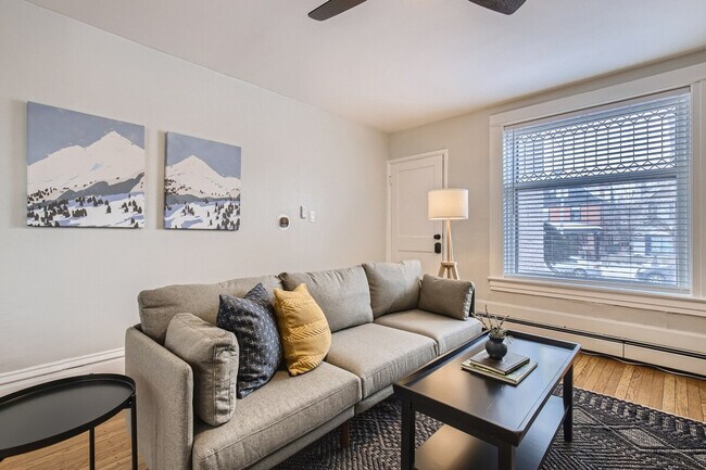 Building Photo - 1240 York St