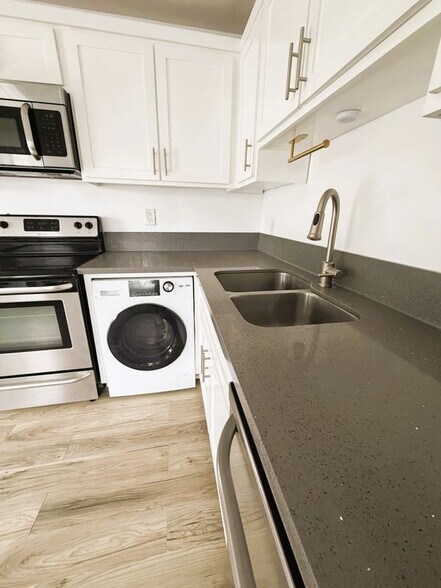 Building Photo - 315 Junipero Ave