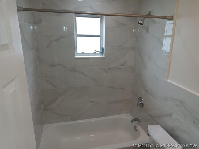 Building Photo - 6300 SW 41st Pl