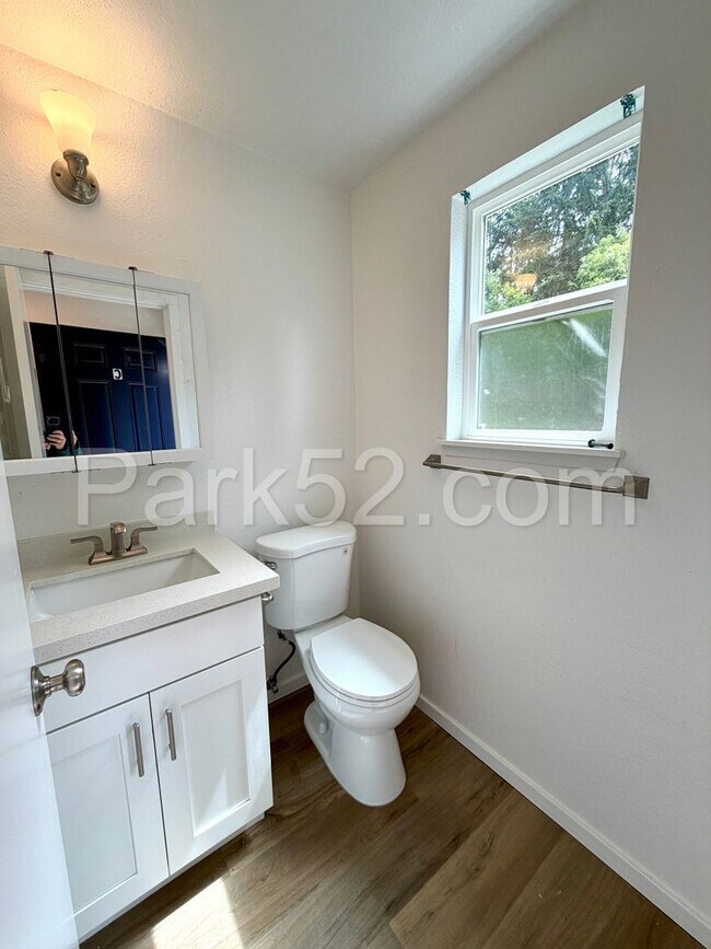 Building Photo - 9421 43rd St Ct W
