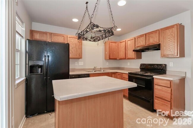 Building Photo - 153 Marakery Rd