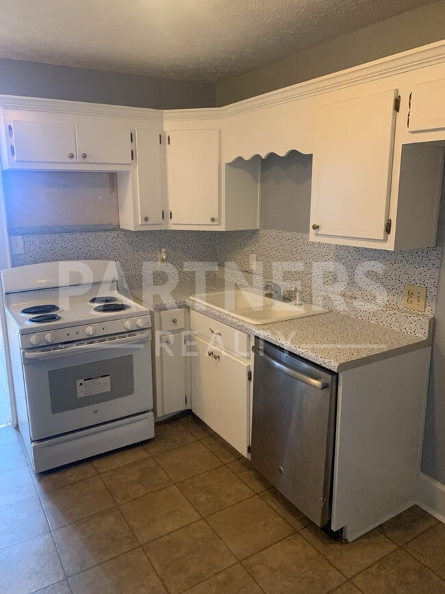 Building Photo - 3283 Gilmer Ave