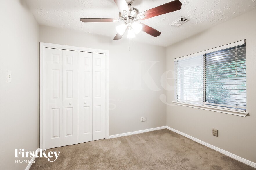 Building Photo - 4030 Meadowgold Ln