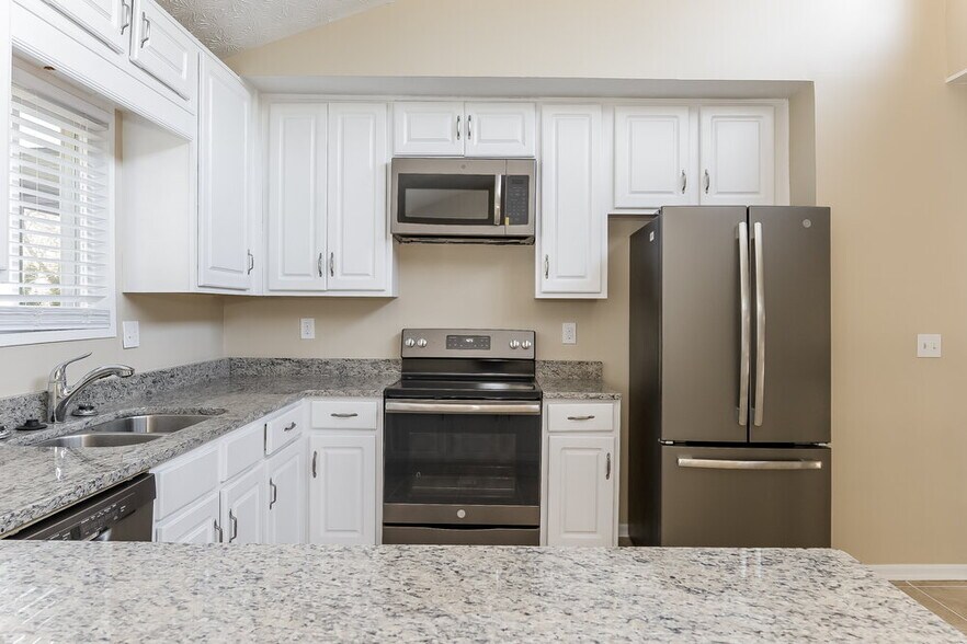 Building Photo - 3833 Chimney Mill Trail