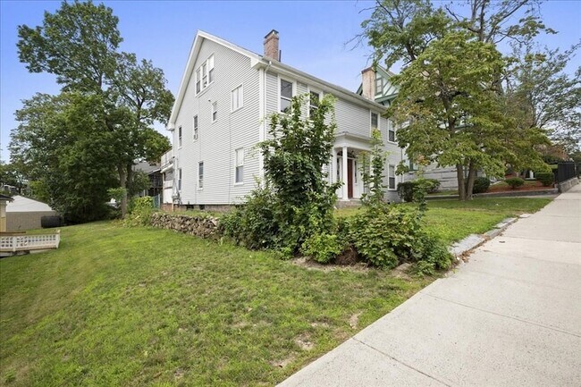 Building Photo - 36 Cedar St