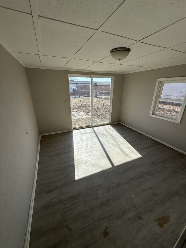 Building Photo - 1645 W Elm St