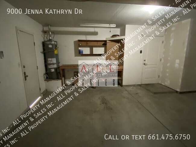 Building Photo - 9000 Jenna Kathryn Dr