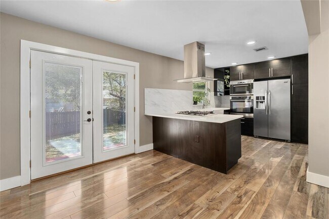 Building Photo - 1204 Eleanor St