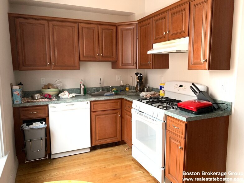 Building Photo - 22 Parker Hill Ave