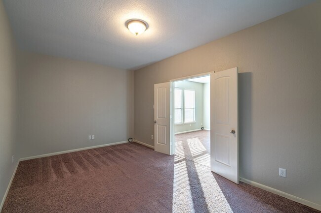 Building Photo - 138 Magnolia Grove Ln