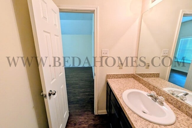 Building Photo - 15566 Kiplands Bend Dr