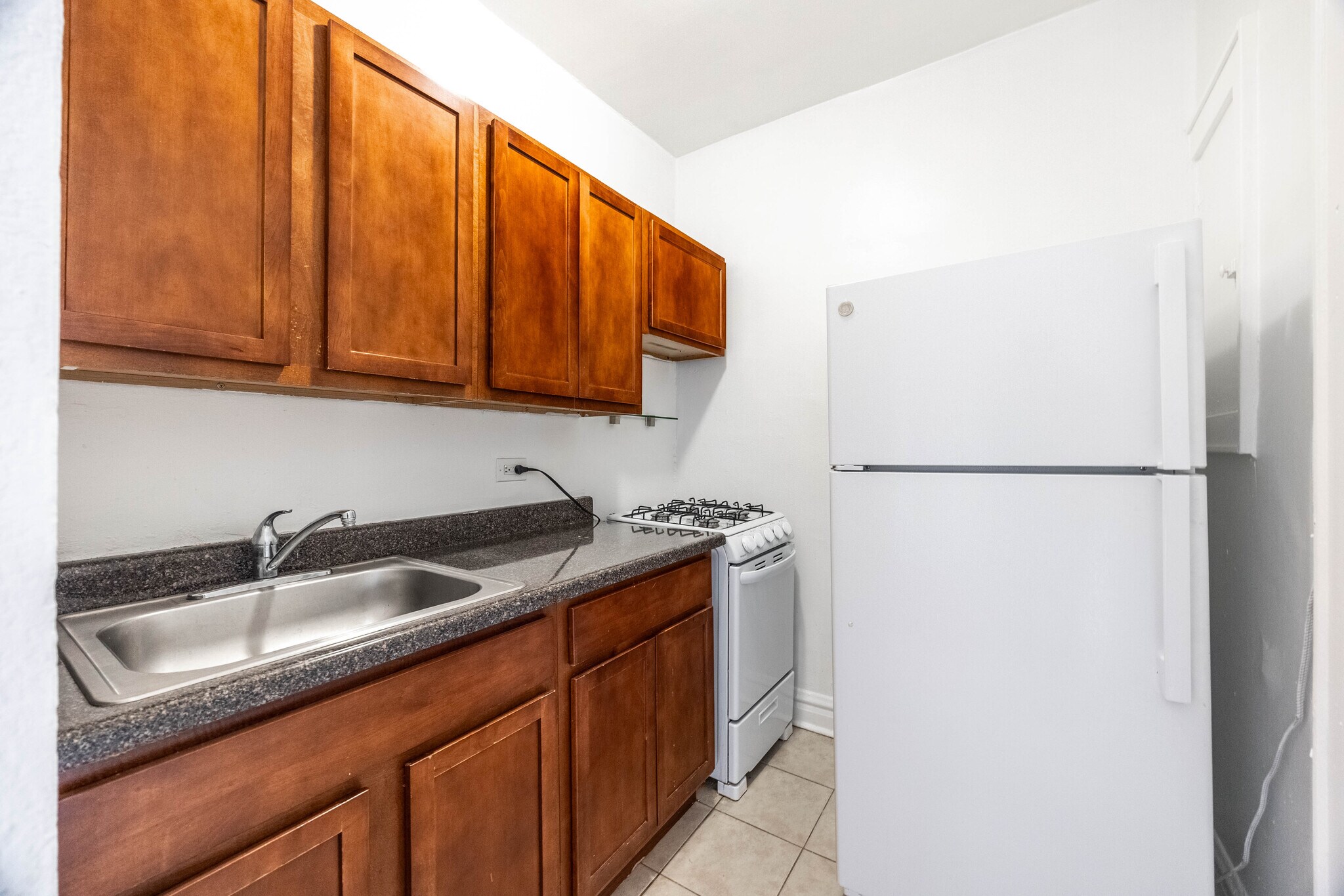 Building Photo - 4828 N Damen Ave