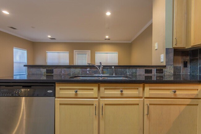 Building Photo - 114 Haven Cir