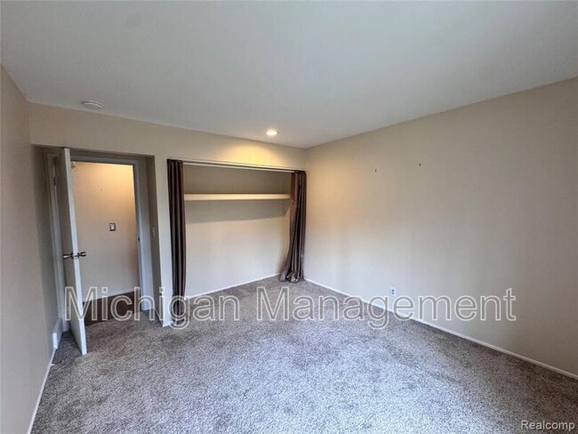 Building Photo - 2150 Pauline Blvd