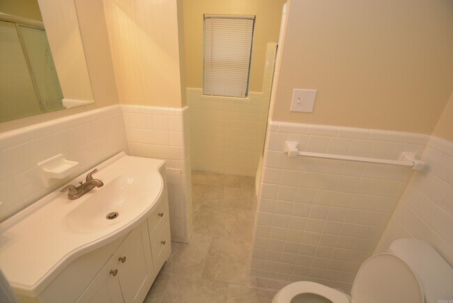 Building Photo - 5709 Windamere Dr