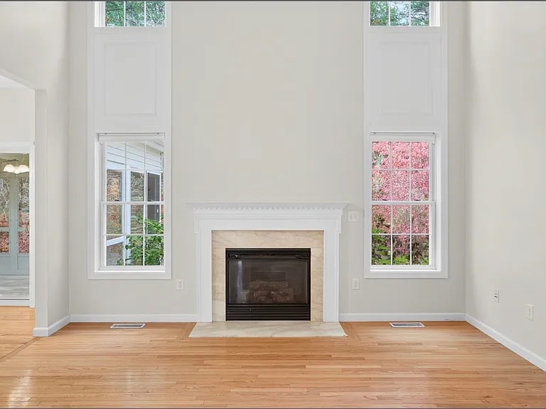 Building Photo - 40 Miller's Joist