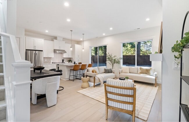 Building Photo - 15628 NW Raywood Ln