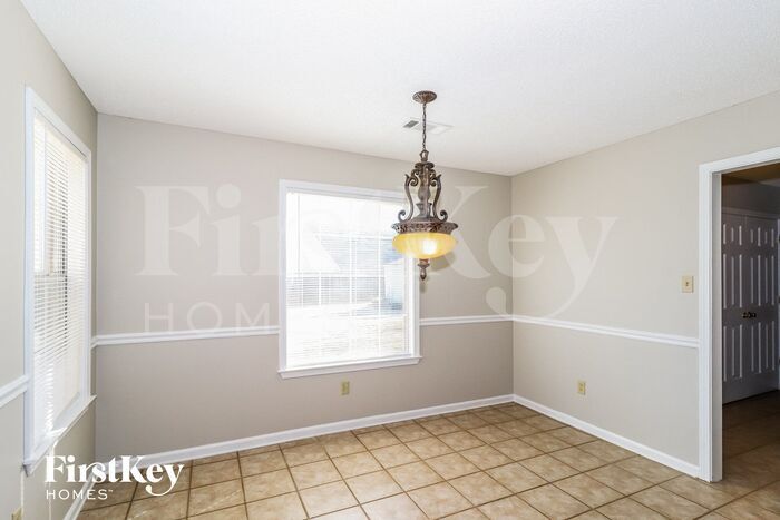 Building Photo - 9689 Kingsridge Dr