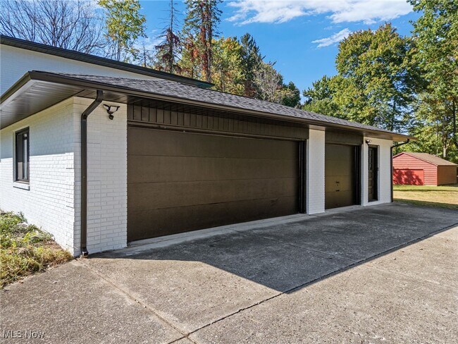 Building Photo - 6713 Farview Rd