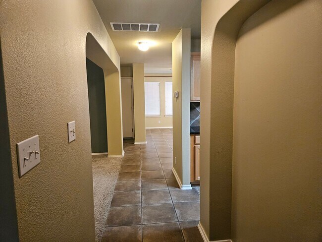 Building Photo - Garden Home in Gated Community