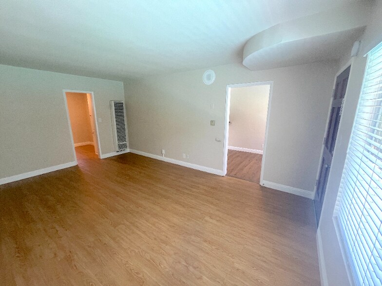 Building Photo - 2115 Placentia Ave