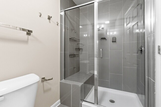 Building Photo - Plaza Midwood/Noda Duplex Property