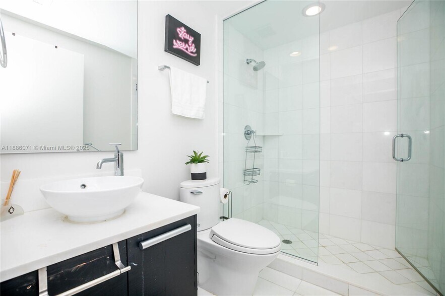 Building Photo - 2950 NE 188th St