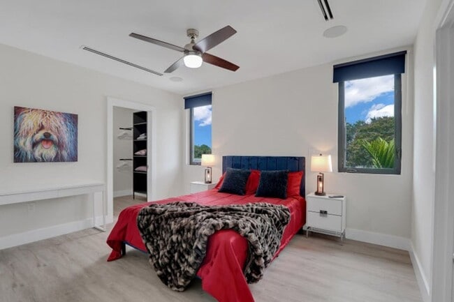 Building Photo - 1238 NE 17th Ave