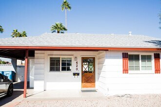 Building Photo - Gorgeous Fully Furnished 3 Bd 2 Bath Vacat...