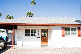 Building Photo - Gorgeous Fully Furnished 3 Bd 2 Bath Vacat...