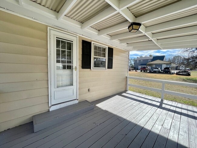 Building Photo - 10500 Chalkley Rd