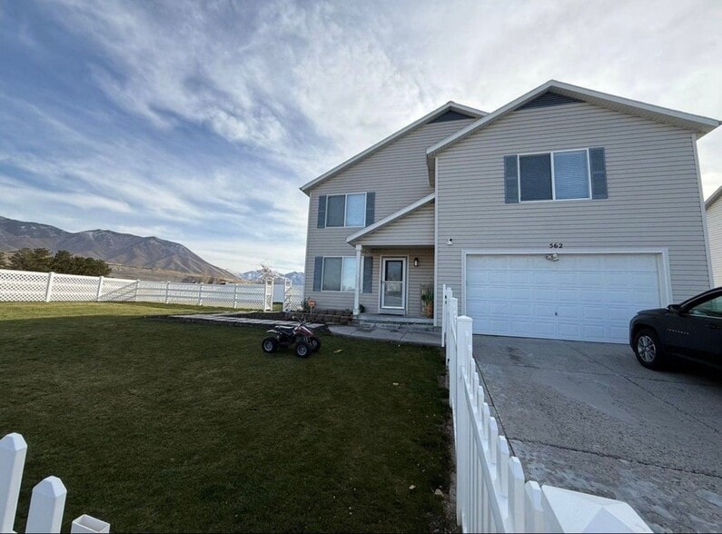 Building Photo - 562 Water Wheel Ln