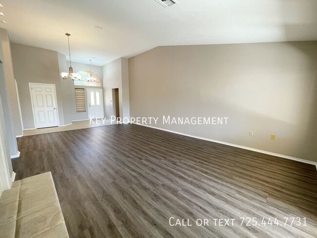 Building Photo - REMODELED 2 BEDROOM 2 BATH TOWNHOME ON THE...