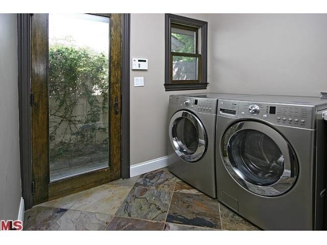 Building Photo - 2001 Coldwater Canyon Dr