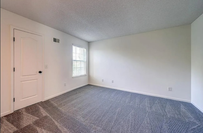 Building Photo - 15922 W 91st Terrace