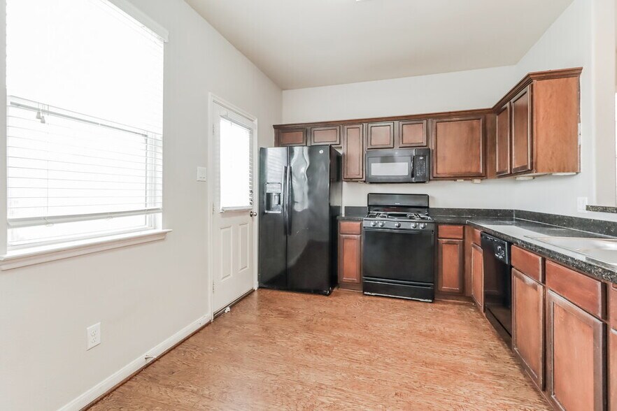 Building Photo - 9446 Green Mills Dr