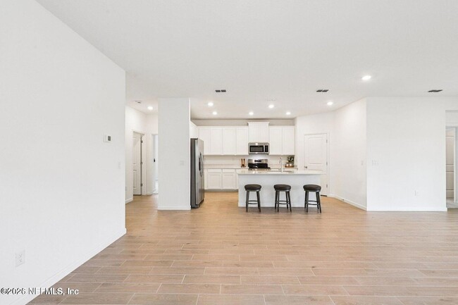 Building Photo - 2630 Seasons Rd