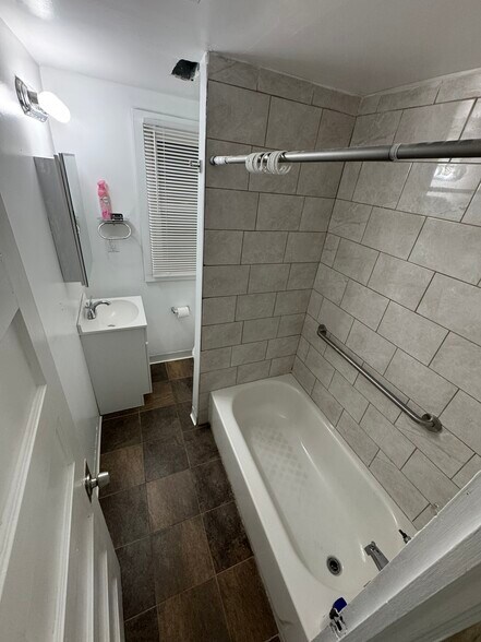 Building Photo - 1070 Helderberg Ave