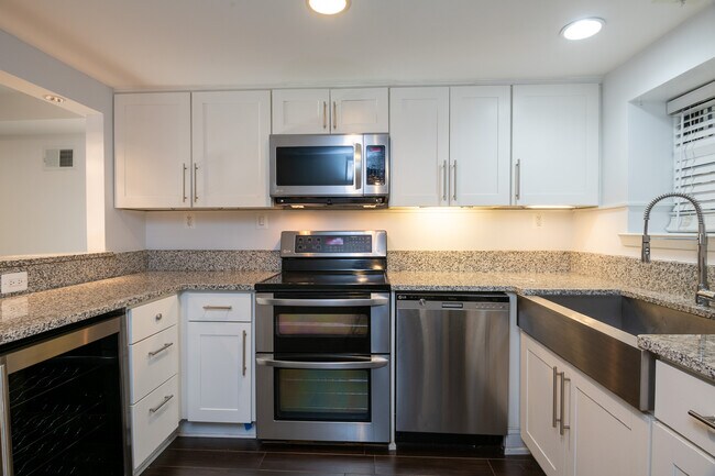 Building Photo - 1614 15th St NW