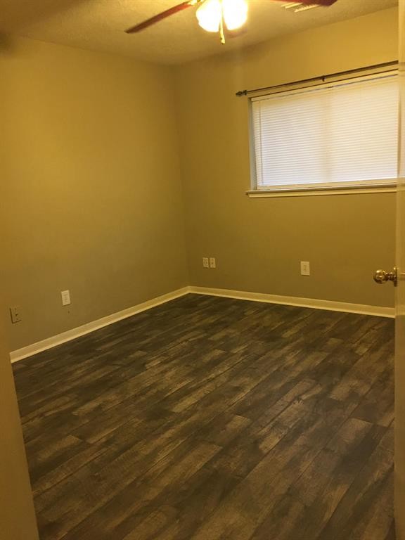Building Photo - 2715 Abbey Field Dr