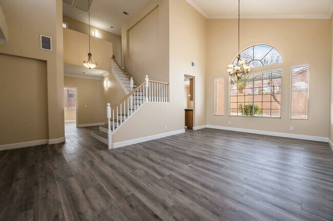 Building Photo - Stunning 5 bed home in Summerlin.