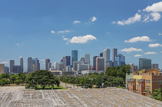 Building Photo - 1509 Nagle St