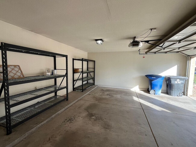 Building Photo - 187 W Amanda Ln