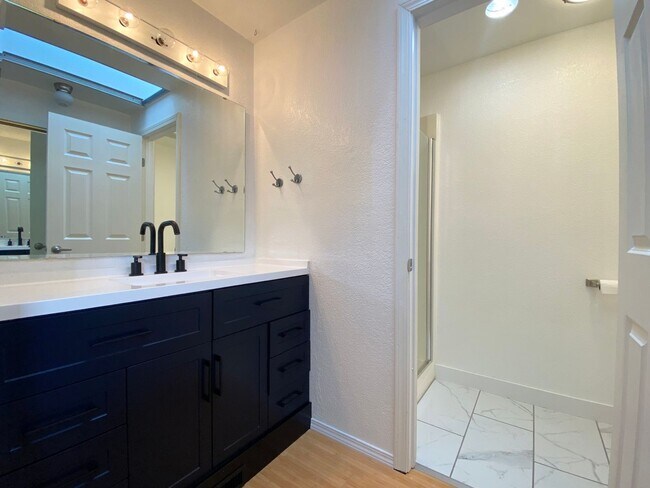 Building Photo - Charming 3 bedroom Federal Way home