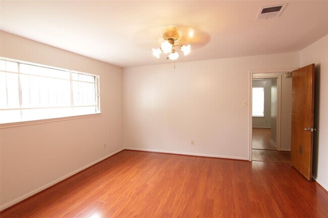 Building Photo - 8826 Stroud Dr