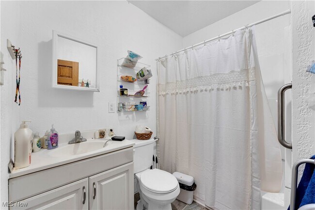 Building Photo - 1909 W 73rd St