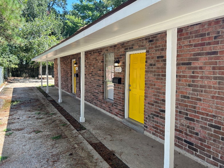 Building Photo - 2201 Fairchild St